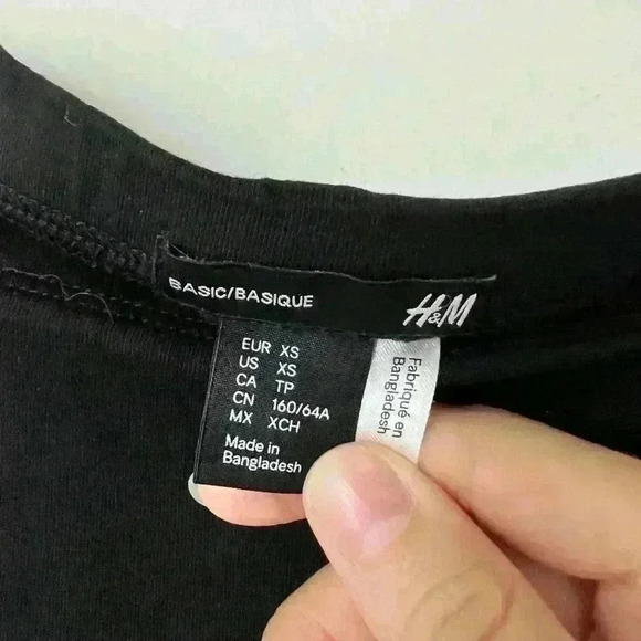 H&M Black Stretchy Pull On Basic Casual Mini Skirt Grunge Whimsigoth Punk XS - Picture 7 of 7